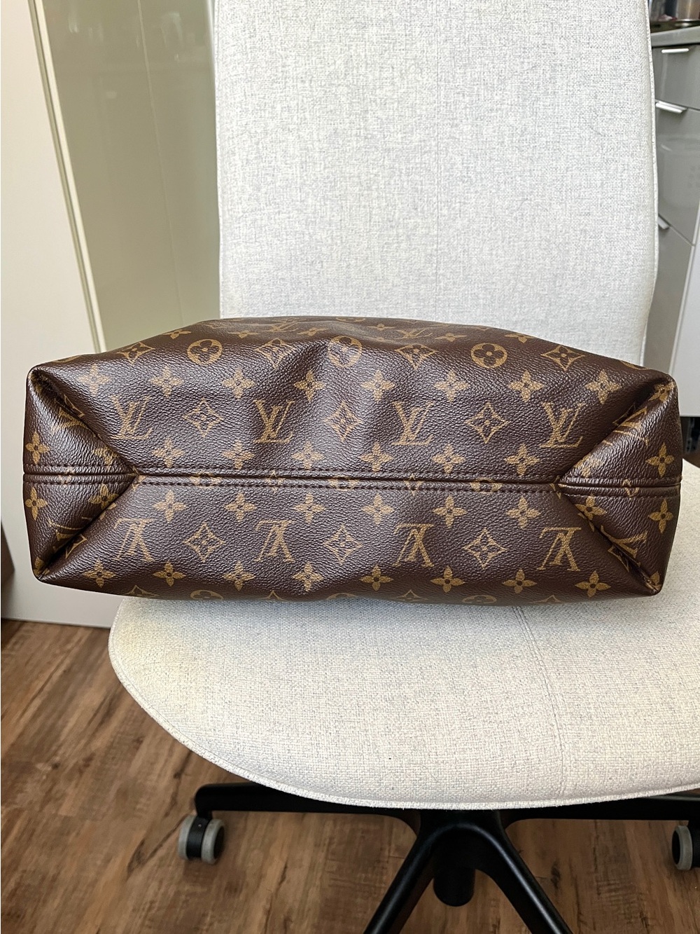 Louis Vuitton "Sully MM" - Pristine Condition - Includes Original Dust Bag - Picture 8 of 16